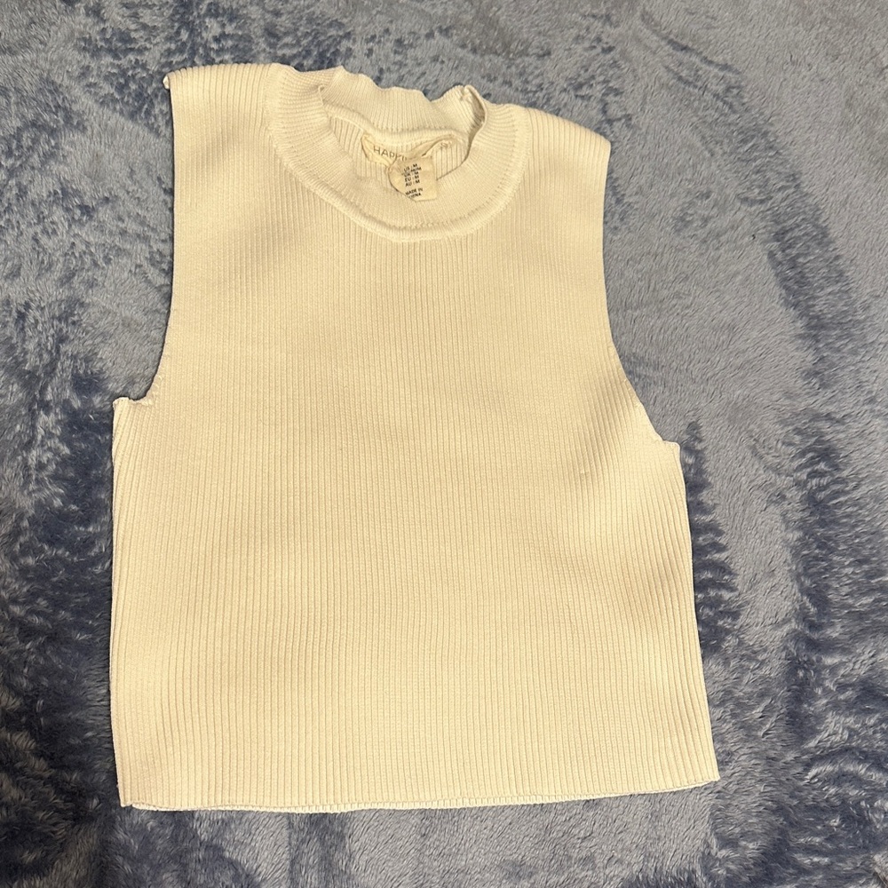 Sleeveless White Ribbed Top